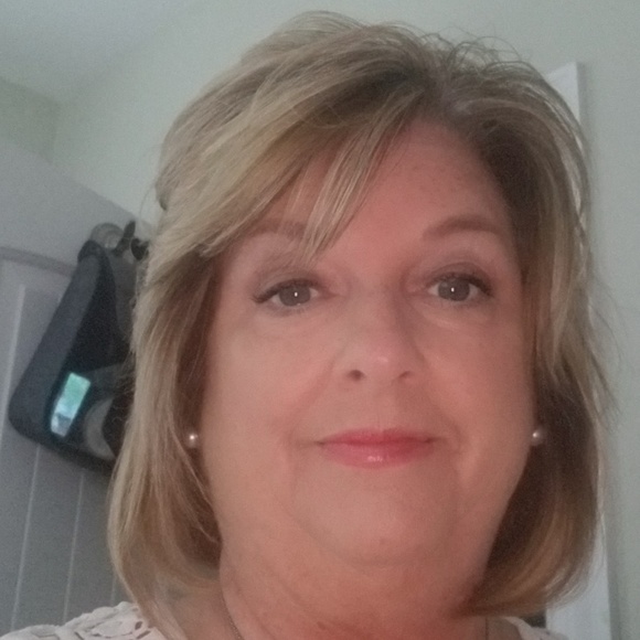 Meet your Posher, Sandra - Picture 1 of 1